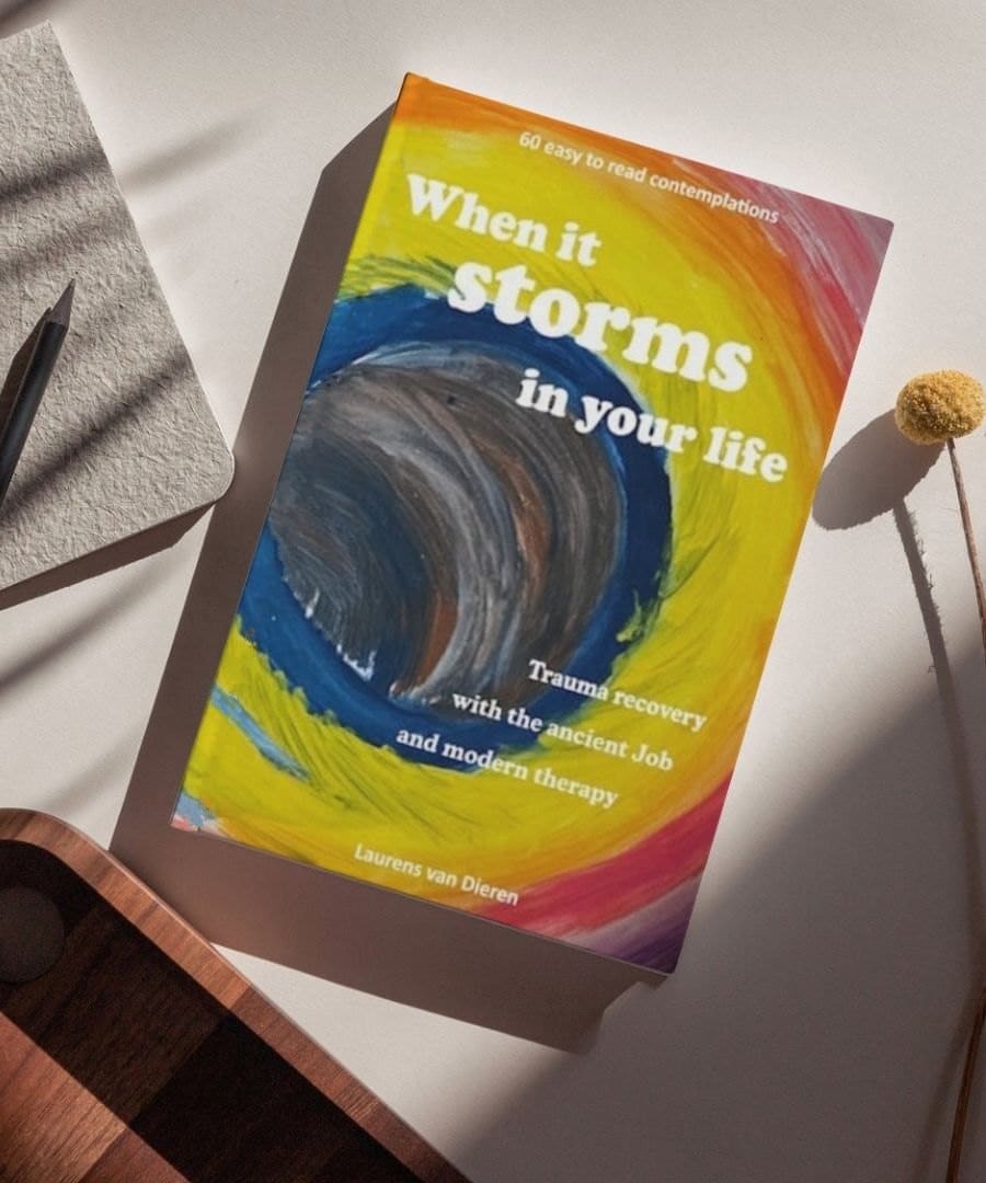 ipadbook - 2 When it storms in your life - English cover